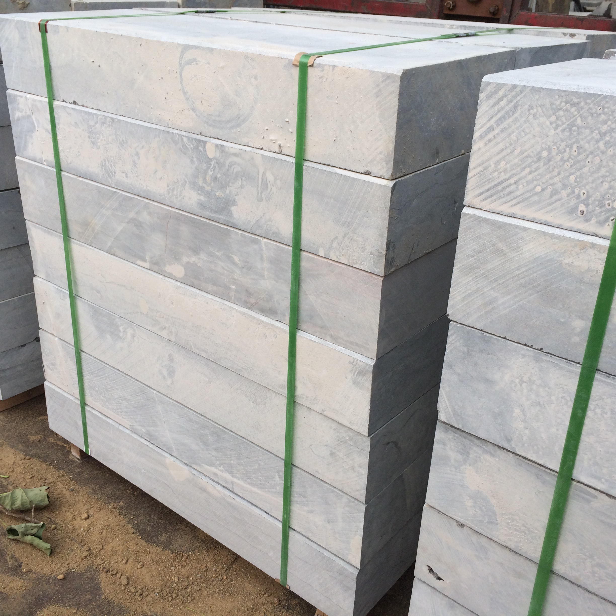 質(zhì)優(yōu)價(jià)廉的嘉祥青石路沿石